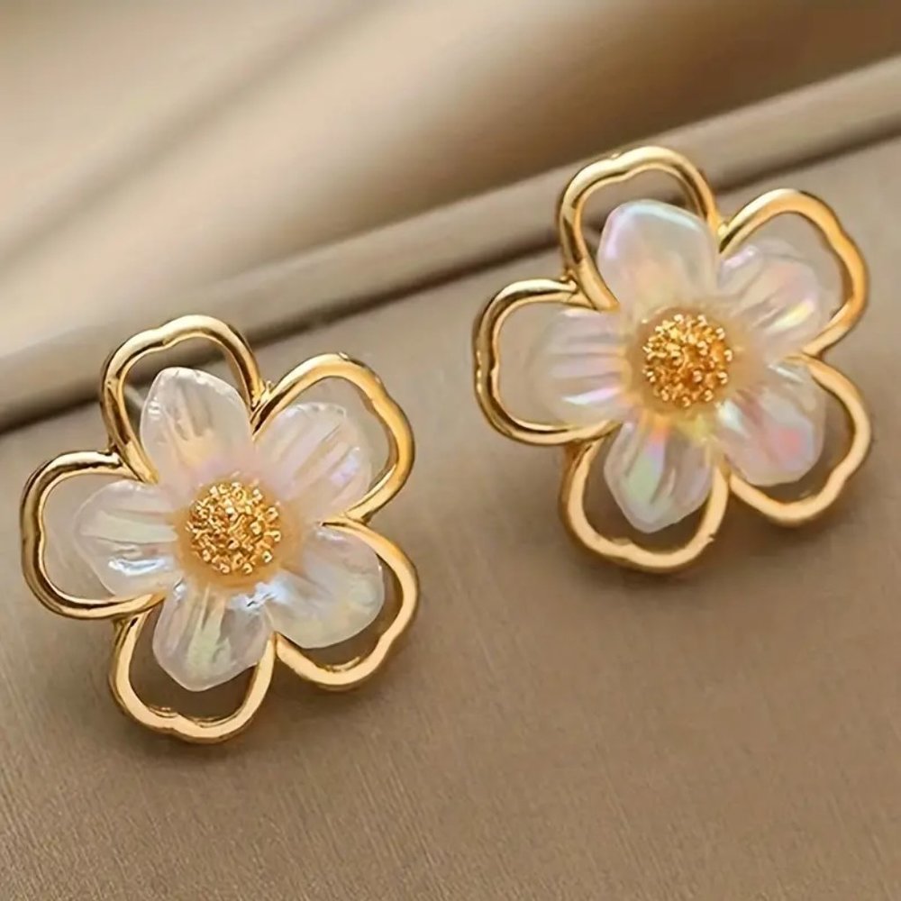 MUST BUNDLE*Whimsical pearlescent flower gold halo stud earrings
